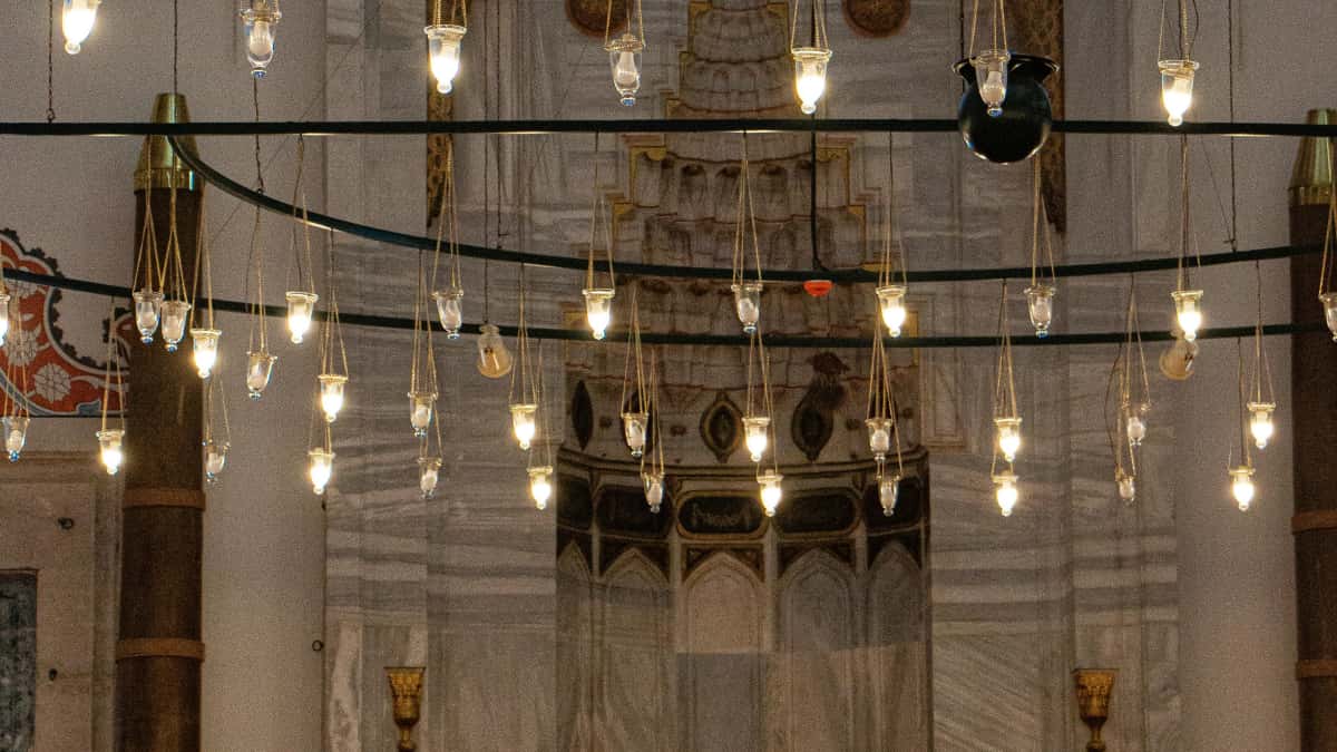 Twórcy: jak znaleźć marki Bahrajnu na Zalo i zyskać zasięg