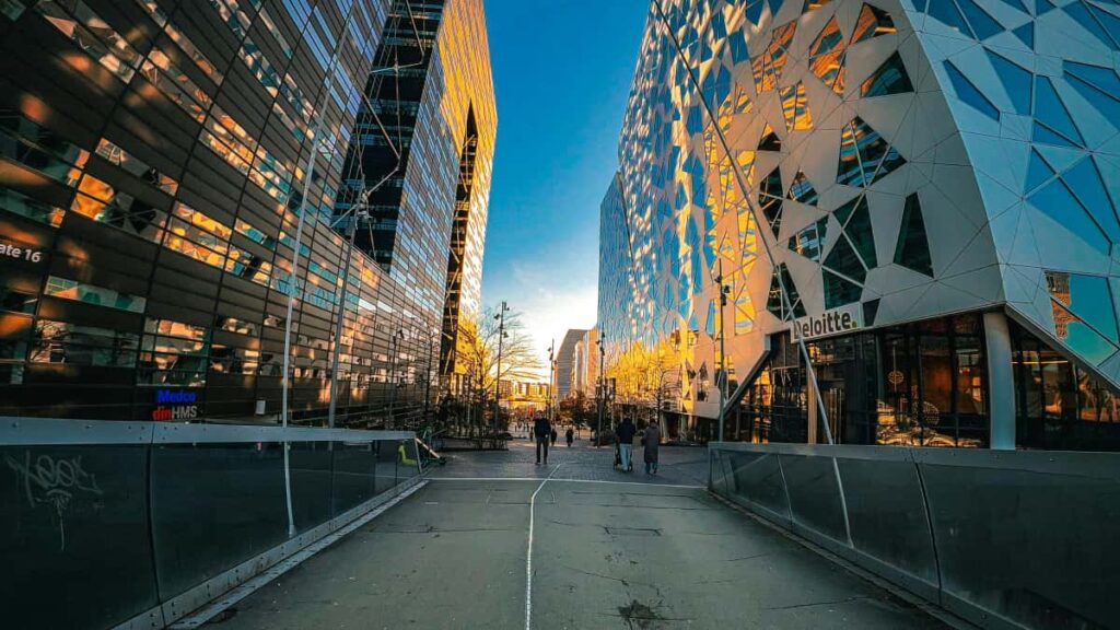 Praktyczny przewodnik dla polskich tworcow: jak znalezc i wspopracowac z kambodzanskimi markami na Snapchat, tworzyc lookbooki i skalowac kampanie lokalnie.