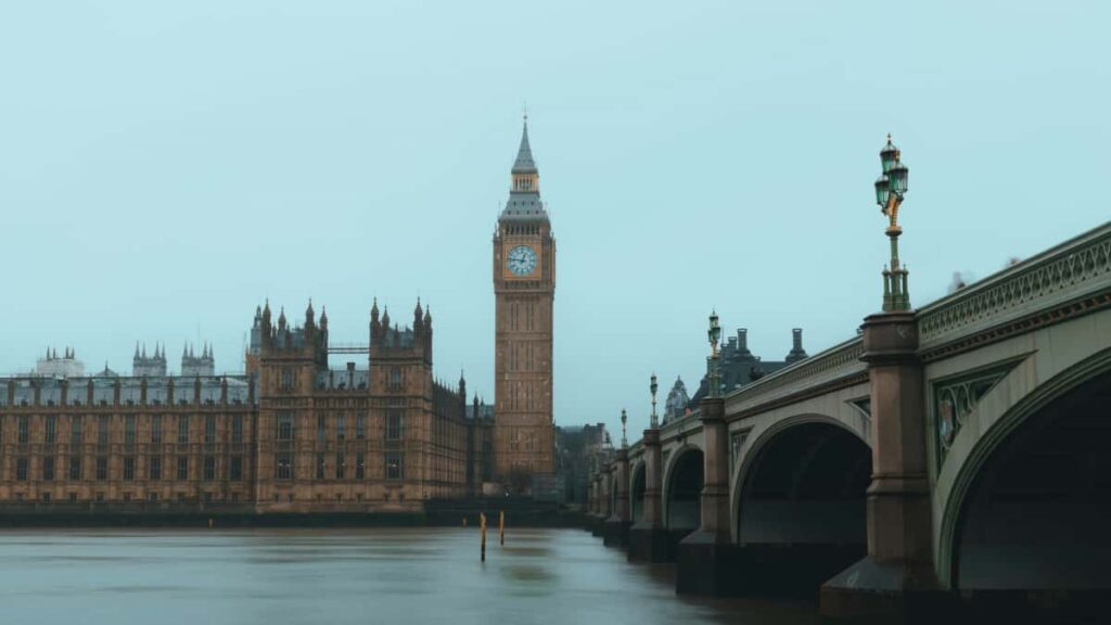 Praktyczny przewodnik dla polskich reklamodawcow: jak znalezc holenderskich tworcow YouTube, dotrzec do waskich segmentow i szybko zwiekszyc zapisy na darmowe triale SaaS.