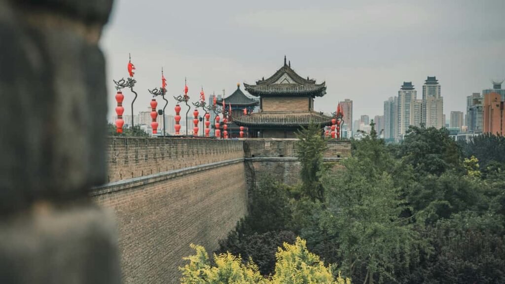 Praktyczny przewodnik dla marketerow z Polski: jak znalezc i wspopracowac z tworcami z Bahrajnu na Pinterest, zeby szybko podbic swiadomosc nowej linii kosmetykow.