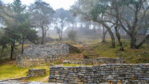 Praktyczny poradnik dla marketerow z Polski: jak wyszukac tworcow z Chin (platforma Josh), selekcjonowac mid-tier creatorow i budowac dugoterminowe partnerstwa z lokalnym zrozumieniem trendow i ryzyk.