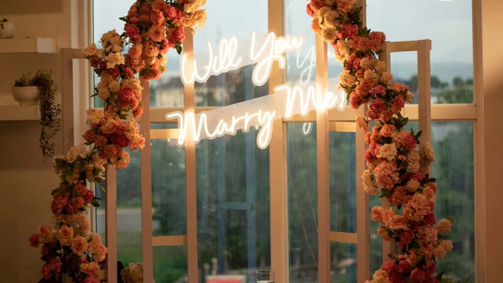 Praktyczny przewodnik dla polskich tworcow: jak znalezc, nawiazac kontakt i tworzyc lookbooki z norweskimi markami przez Clubhouse i powiazane kanay.