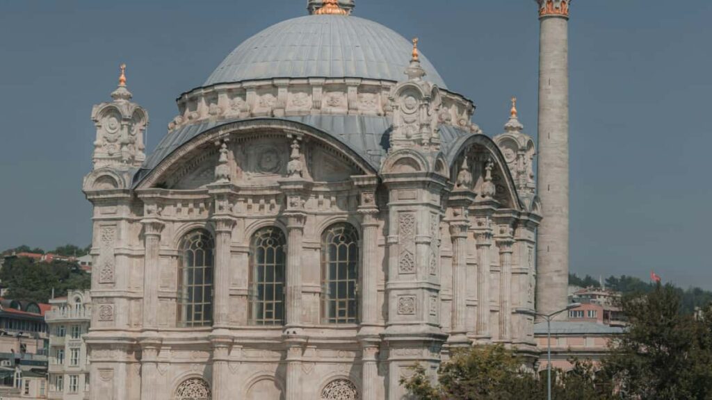 Praktyczny poradnik dla reklamodawcow z Polski: jak znalezc kanadyjskich tworcow TikTok do promocji sezonowych ofert, skadac briefy i minimalizowac ryzyko.