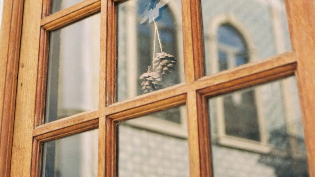 Praktyczny przewodnik dla polskich influencerow: jak znalezc, przekonac i wspopracowac z francuskimi markami na Chingari przy filmach typu wardrobe haul.