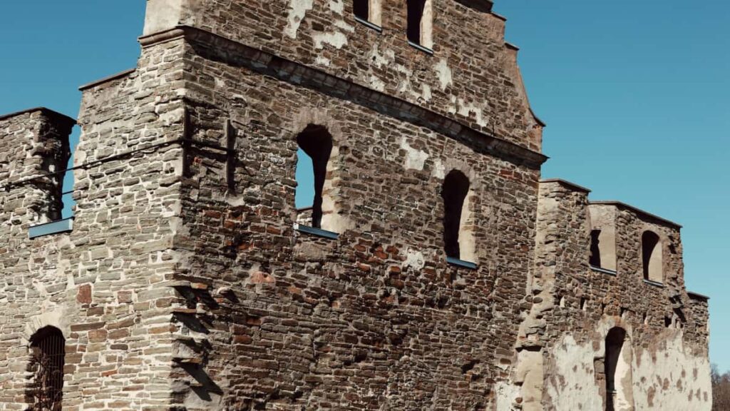 Praktyczny przewodnik dla polskich tworcow: jak zidentyfikowac, skontaktowac i wspopracowac z kanadyjskimi markami na Kuaishou przy recenzjach platform edukacyjnych.