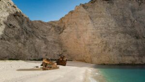 Praktyczny przewodnik dla tworcow z Polski: jak znalezc i skontaktowac greckie marki na Zalo, pitch do recenzji platform edukacyjnych, oraz ryzyka zwiazane z danymi.